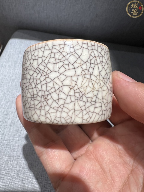 古玩陶瓷日本明治哥釉茶柱蓋置真品鑒賞圖