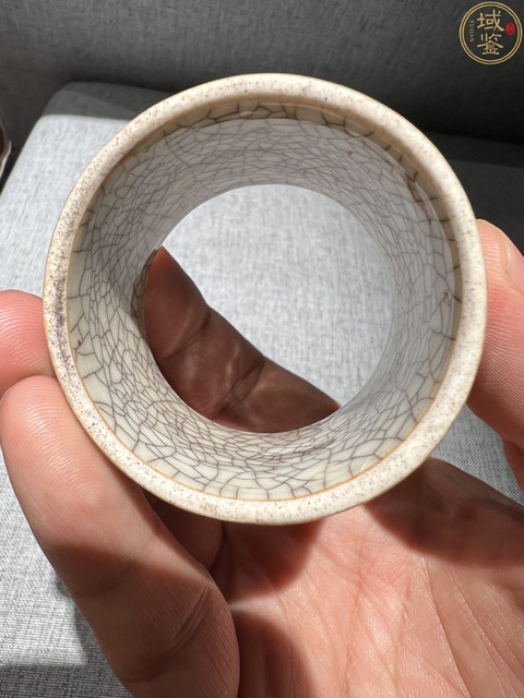 古玩陶瓷日本明治哥釉茶柱蓋置真品鑒賞圖