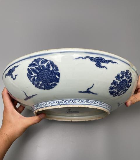 古玩陶瓷青花正面龍紋盤真品鑒賞圖