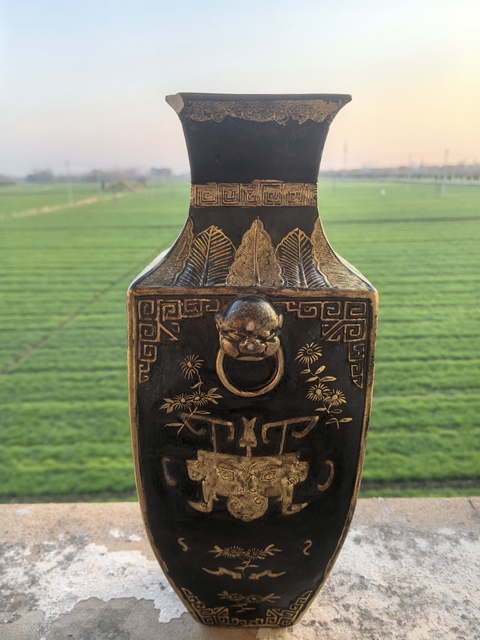 古玩陶瓷雙鋪首四方瓶真品鑒賞圖