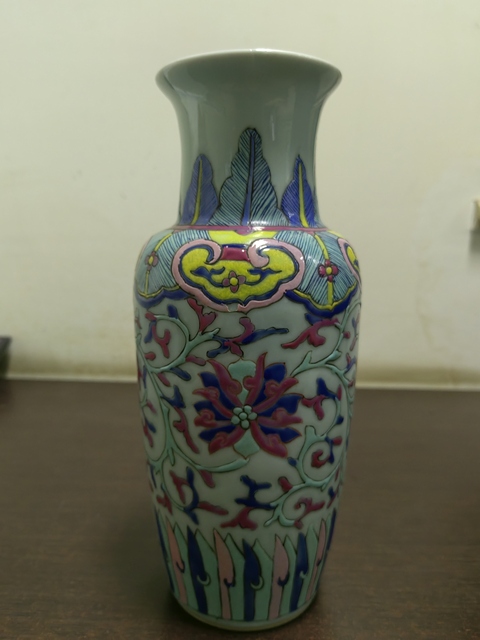 古玩陶瓷粉彩瓶真品鑒賞圖