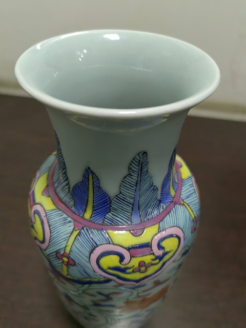 古玩陶瓷粉彩瓶真品鑒賞圖