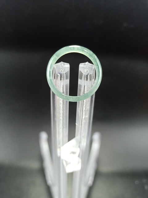 古玩玉器【精品】冰種飄綠花翡翠A貨戒指拍賣，當前價格0元