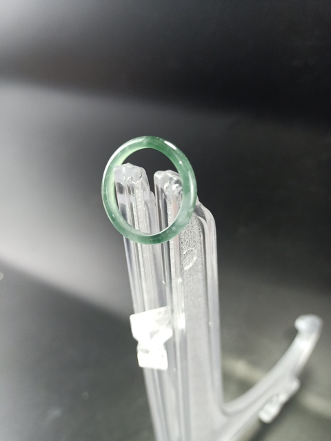 古玩玉器【精品】冰種飄綠花翡翠A貨戒指拍賣，當前價格0元