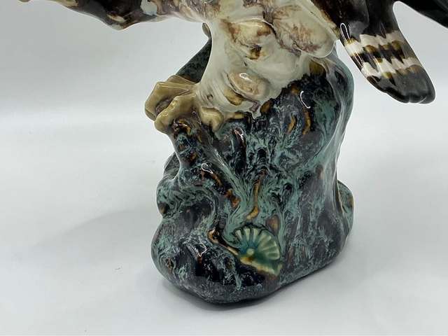 古玩陶瓷石灣窯瓷塑鷹真品鑒賞圖