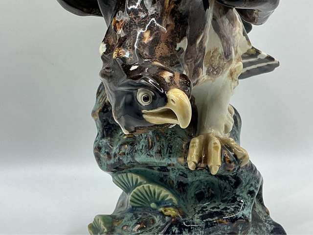 古玩陶瓷石灣窯瓷塑鷹真品鑒賞圖