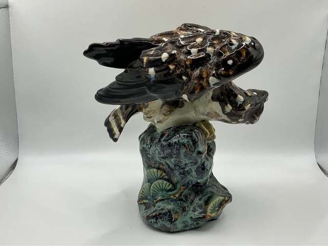 古玩陶瓷石灣窯瓷塑鷹真品鑒賞圖