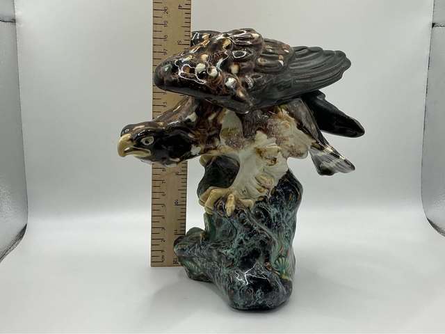 古玩陶瓷石灣窯瓷塑鷹真品鑒賞圖