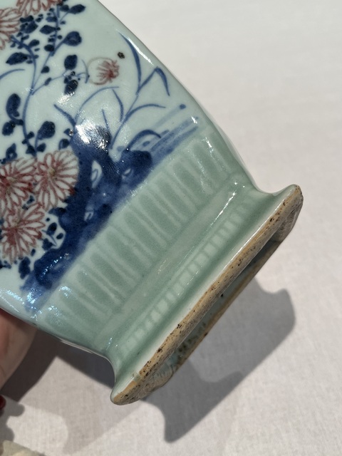 古玩陶瓷豆青釉青花釉里紅四方瓶真品鑒賞圖