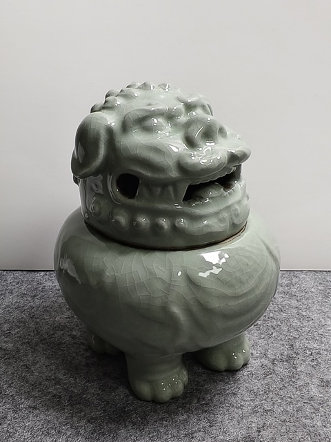 古玩陶瓷獅子香薰?fàn)t真品鑒賞圖