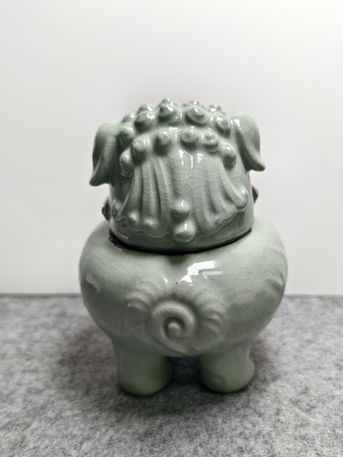 古玩陶瓷獅子香薰?fàn)t真品鑒賞圖