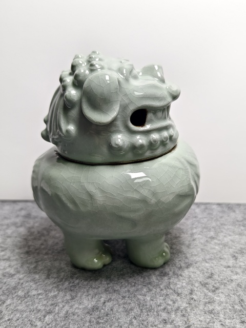 古玩陶瓷獅子香薰?fàn)t真品鑒賞圖