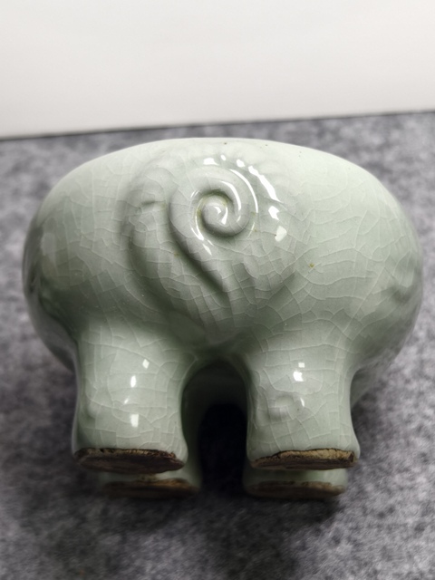 古玩陶瓷獅子香薰?fàn)t真品鑒賞圖