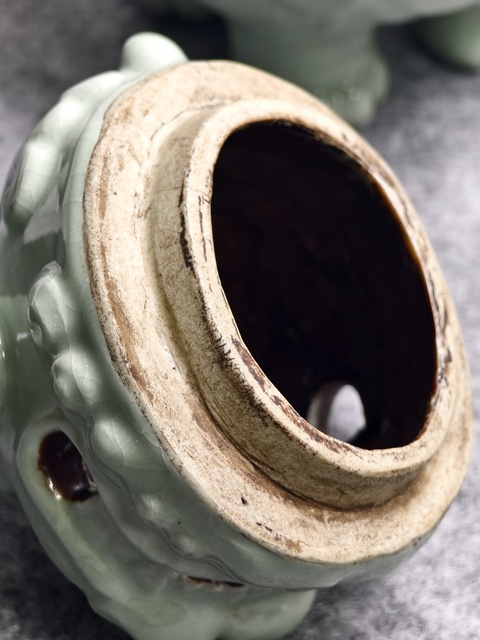 古玩陶瓷獅子香薰?fàn)t真品鑒賞圖