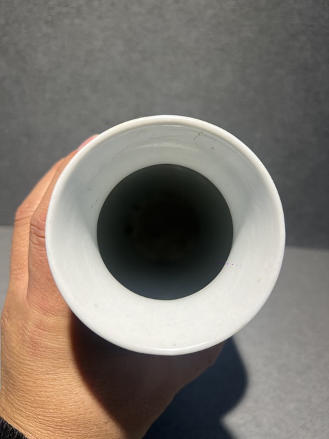 古玩陶瓷黃釉素三彩海馬紋筒瓶真品鑒賞圖