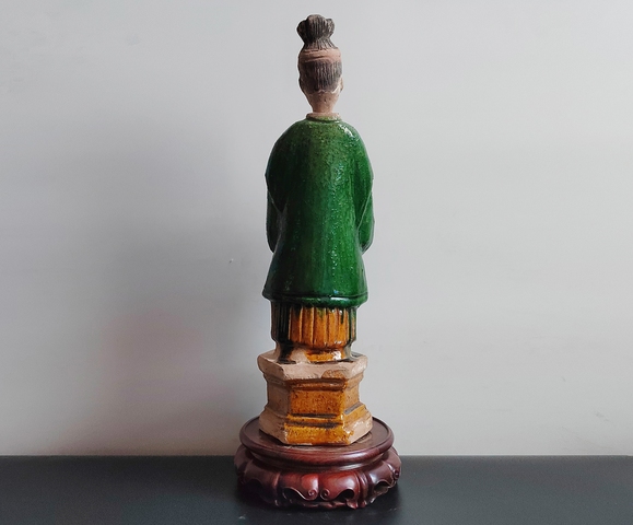 古玩陶瓷高大的精品明代三彩高髻捧盤仕女俑38厘米拍賣，當前價格38元