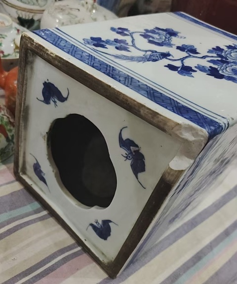 古玩陶瓷花鳥紋青花書擋真品鑒賞圖