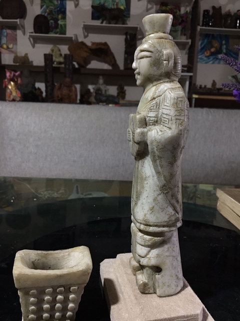 古玩雜項玉石雕人像真品鑒賞圖