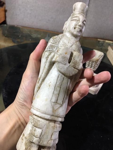 古玩雜項玉石雕人像真品鑒賞圖