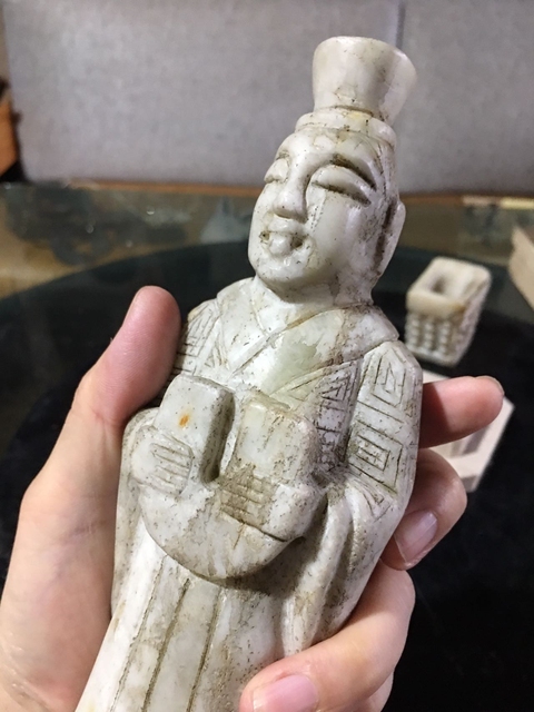 古玩雜項玉石雕人像真品鑒賞圖
