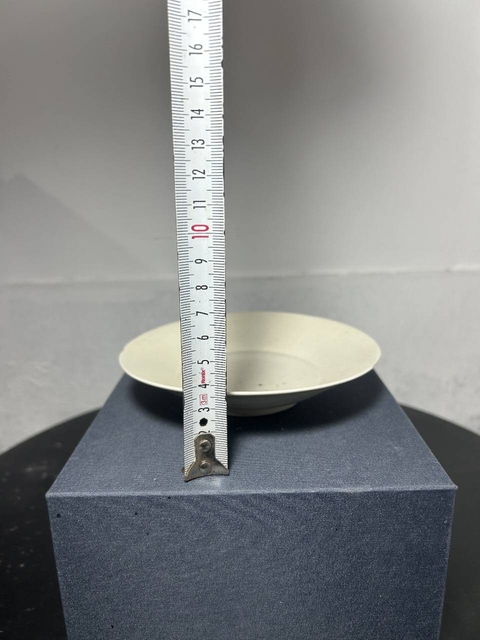 古玩陶瓷定窯白瓷葵口洗真品鑒賞圖