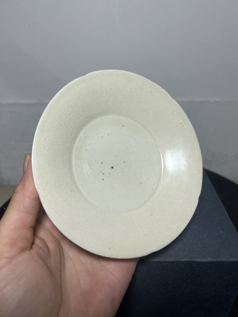 古玩陶瓷定窯白瓷葵口洗真品鑒賞圖