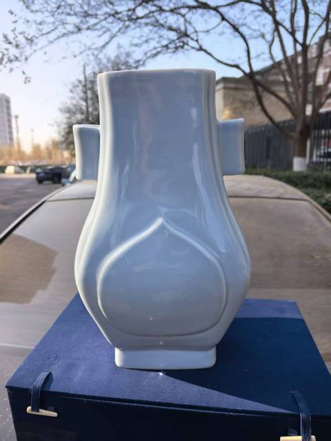 古玩陶瓷創匯·天藍釉杏圓貫耳瓶 真品鑒賞圖