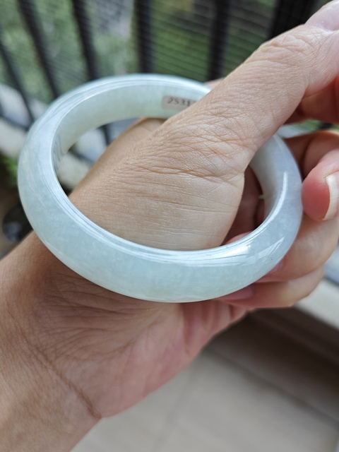 古玩玉器翡翠鐲子拍賣，當(dāng)前價(jià)格2280元