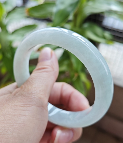 古玩玉器翡翠鐲子拍賣，當(dāng)前價(jià)格2280元