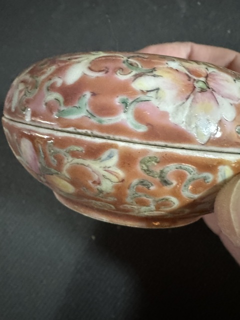 古玩陶瓷粉彩花卉花卉印盒真品鑒賞圖