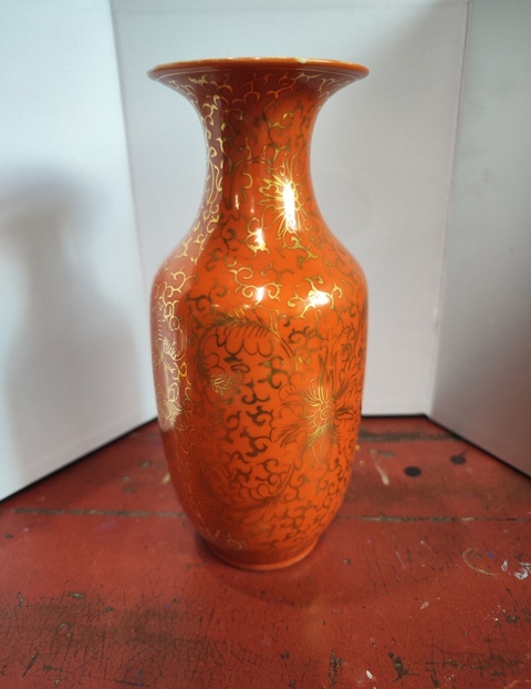 古玩陶瓷珊瑚紅描金花卉紋尺瓶真品鑒賞圖