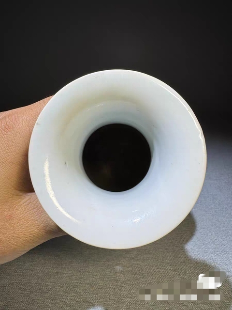 古玩陶瓷青花加彩人物紋瓶真品鑒賞圖