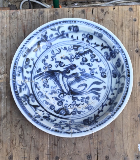 古玩陶瓷宣德鳳紋青花盤碎拼拍賣，當前價格6800元