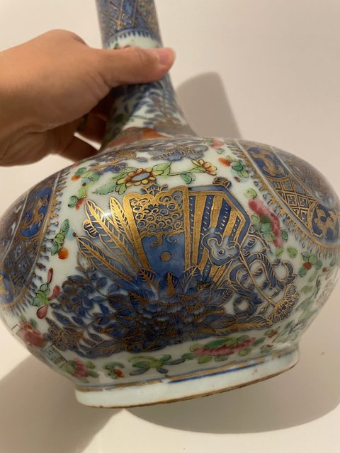 古玩陶瓷清中晚 青花加彩描金賞瓶真品鑒賞圖