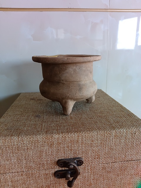 古玩陶瓷罕見元代沉泥香爐拍賣，當前價格299元