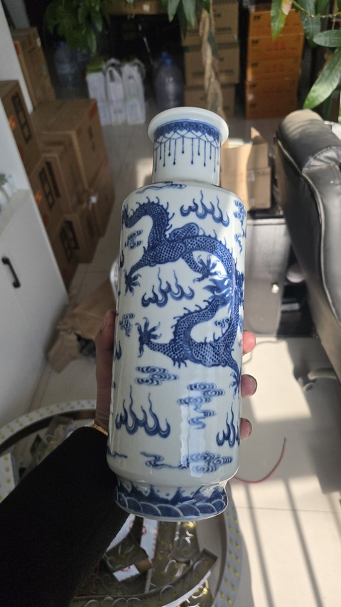 古玩陶瓷青花龍紋捧槌瓶真品鑒賞圖