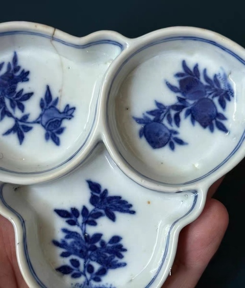 古玩陶瓷青花三多調色盤真品鑒賞圖