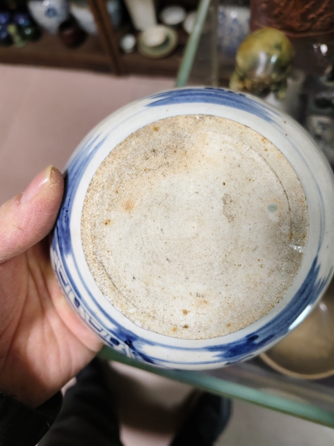 古玩陶瓷山水紋青花研缽真品鑒賞圖