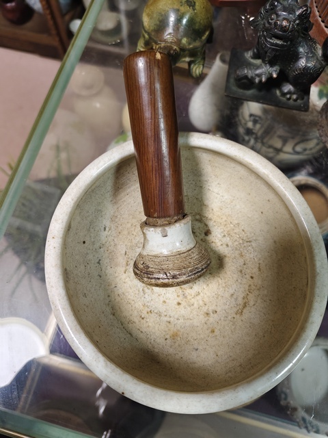 古玩陶瓷山水紋青花研缽真品鑒賞圖