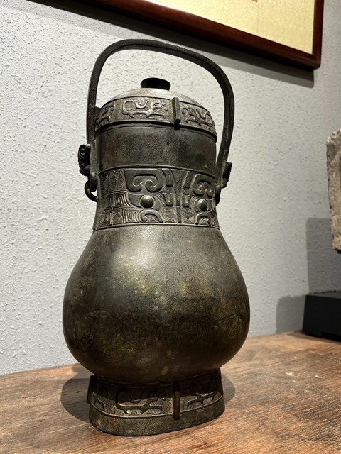 古玩銅器卣真品鑒賞圖