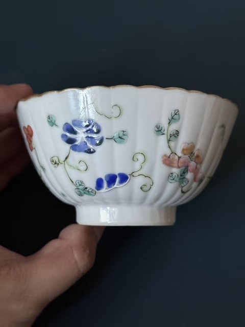 古玩陶瓷道光年制本朝款粉彩飛黃騰達(dá)紋菊瓣茶碗拍賣，當(dāng)前價(jià)格980元