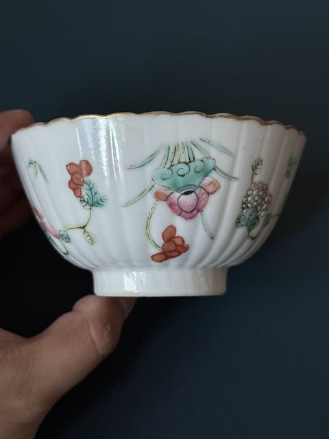 古玩陶瓷道光年制本朝款粉彩飛黃騰達(dá)紋菊瓣茶碗拍賣，當(dāng)前價(jià)格980元