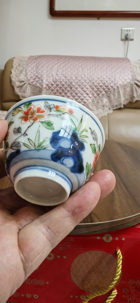 古玩陶瓷青花五彩花卉紋杯真品鑒賞圖