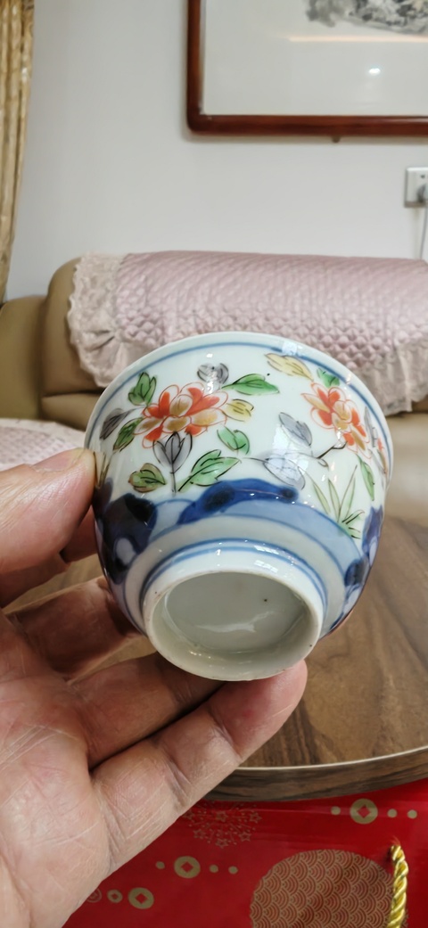 古玩陶瓷青花五彩花卉紋杯真品鑒賞圖