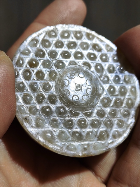 古玩玉器戰國·蒲格谷紋玉劍鬲拍賣，當前價格42000元