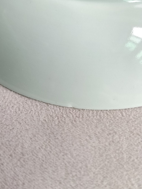 古玩陶瓷墨地粉彩百花紋盤真品鑒賞圖