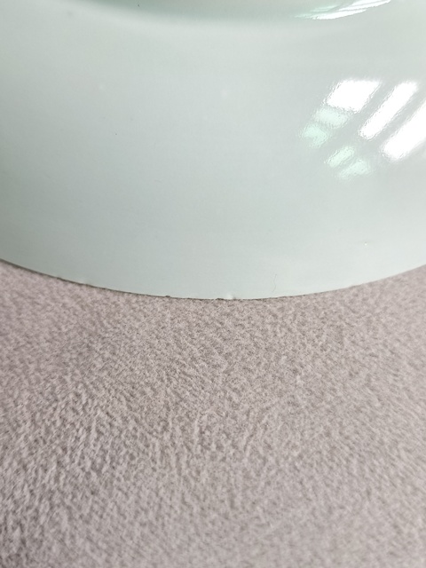 古玩陶瓷墨地粉彩百花紋盤真品鑒賞圖