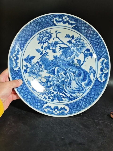 古玩陶瓷鳳凰牡丹紋青花盤真品鑒賞圖