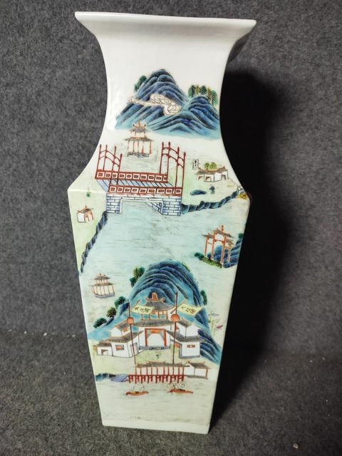 古玩陶瓷山水紋四方撇口瓶拍賣，當前價格1000元