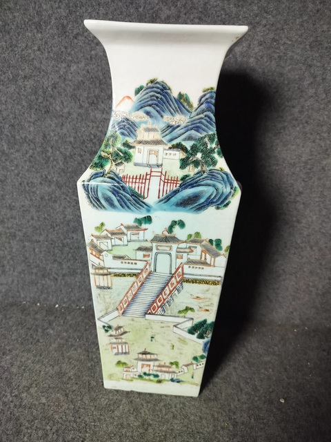 古玩陶瓷山水紋四方撇口瓶拍賣，當前價格1000元